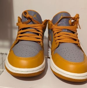 Jordan 1 low sneakers